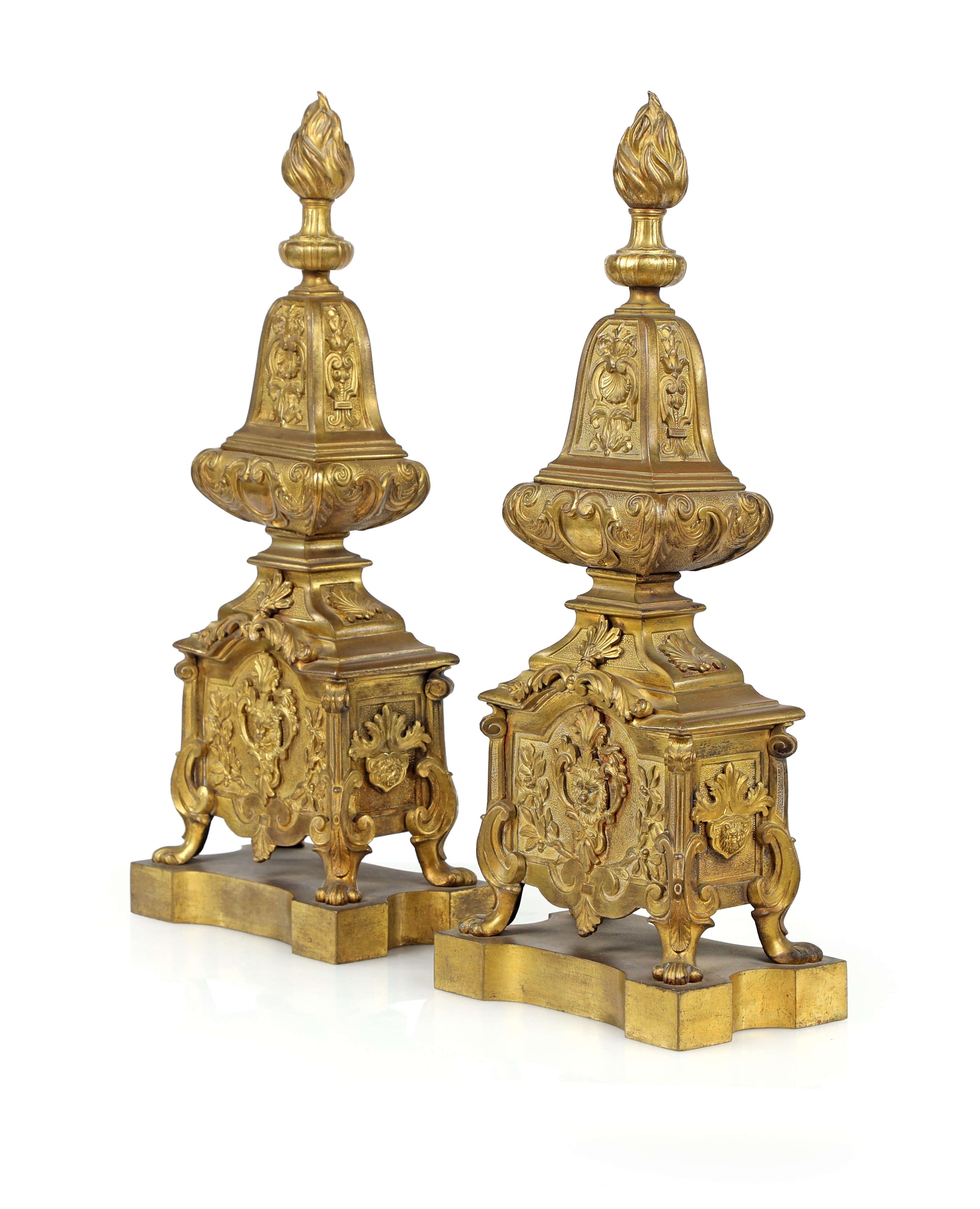 Coppia di alari da camino in bronzo dorato, XIX secolo