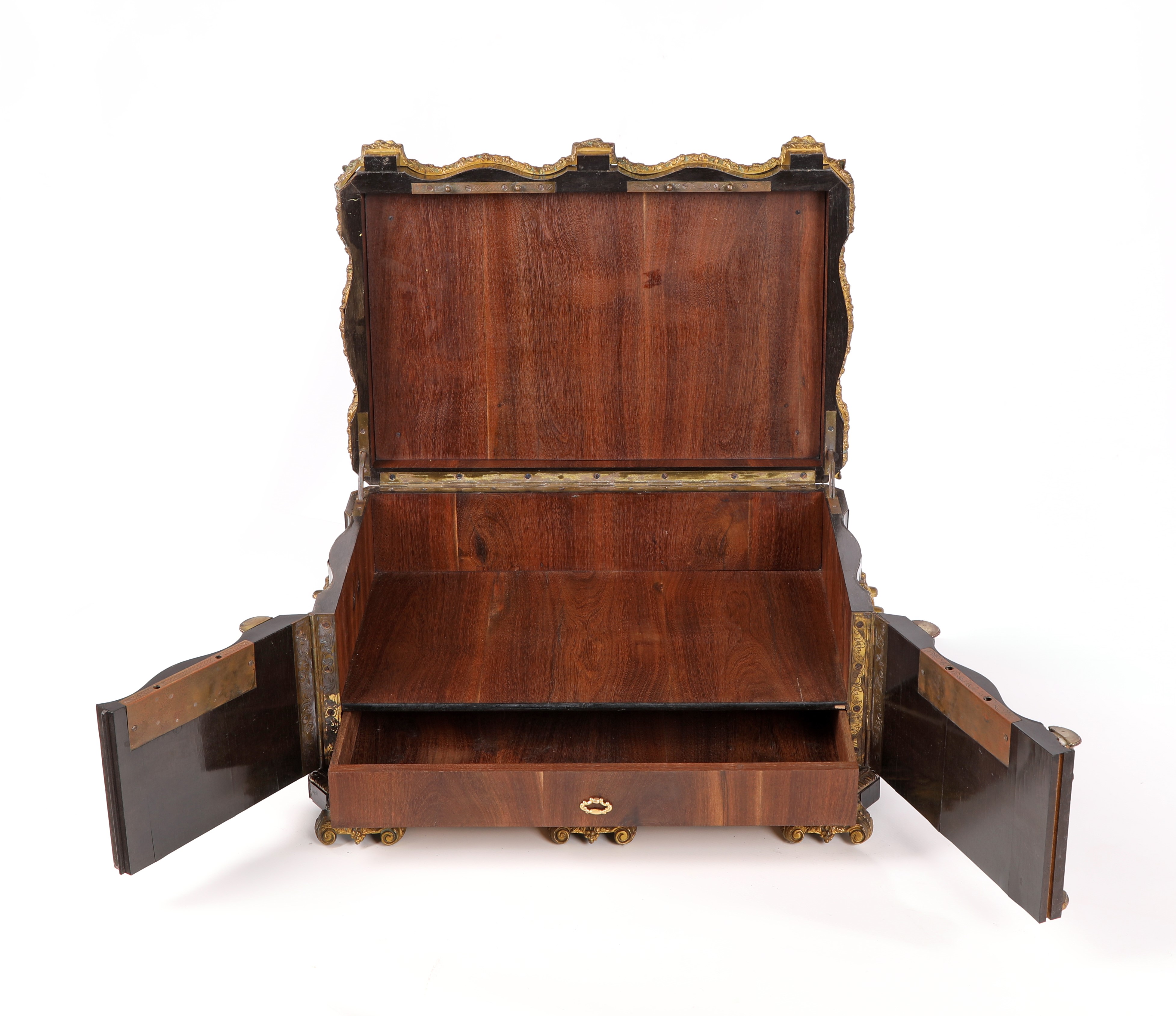 Cofanetto in legno ebanizzato con placche in porcellana policroma, Francia, XIX secolo