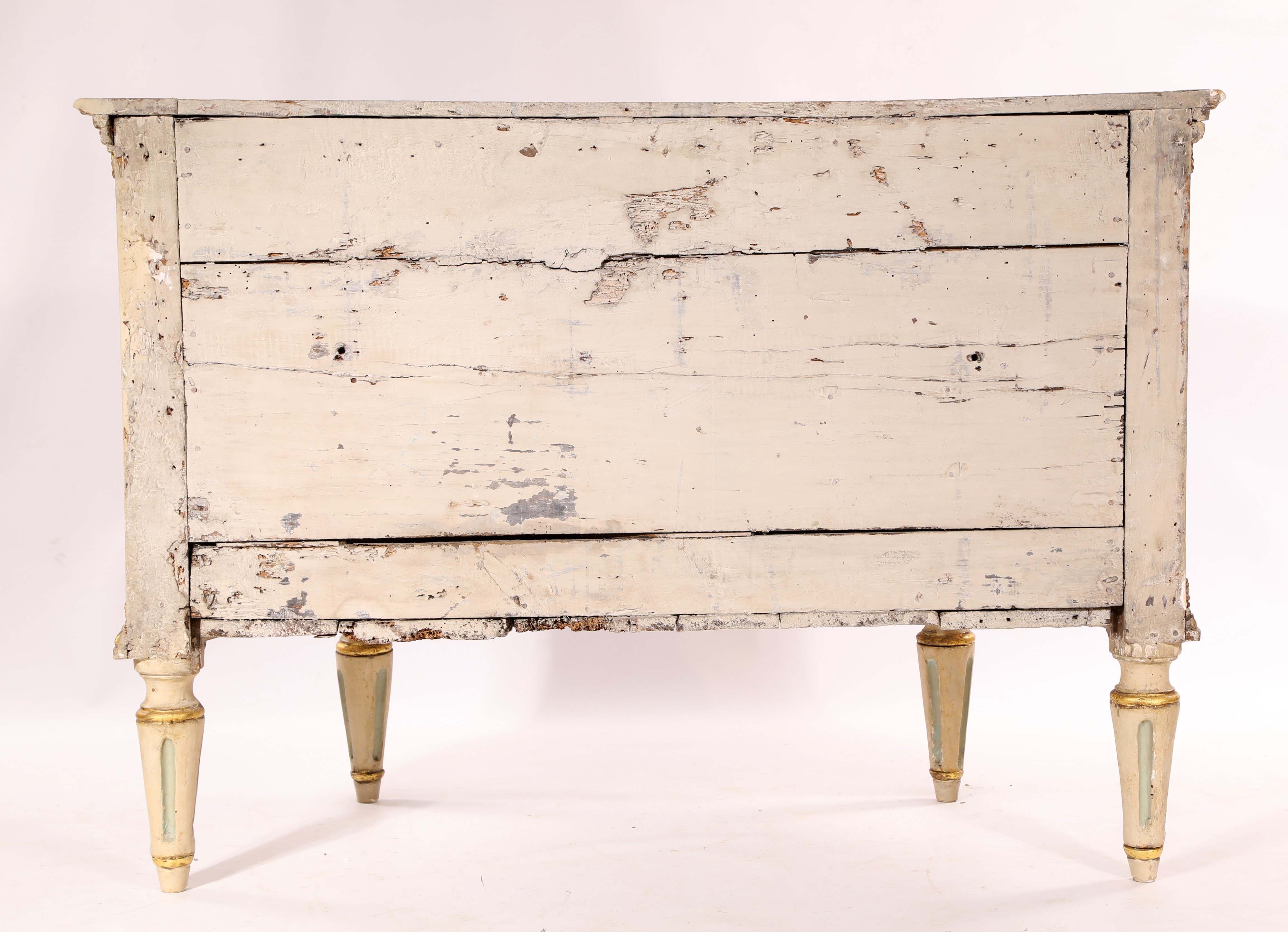 Cassettone a demi-lune in legno laccato, Piemonte, fine del XVIII secolo