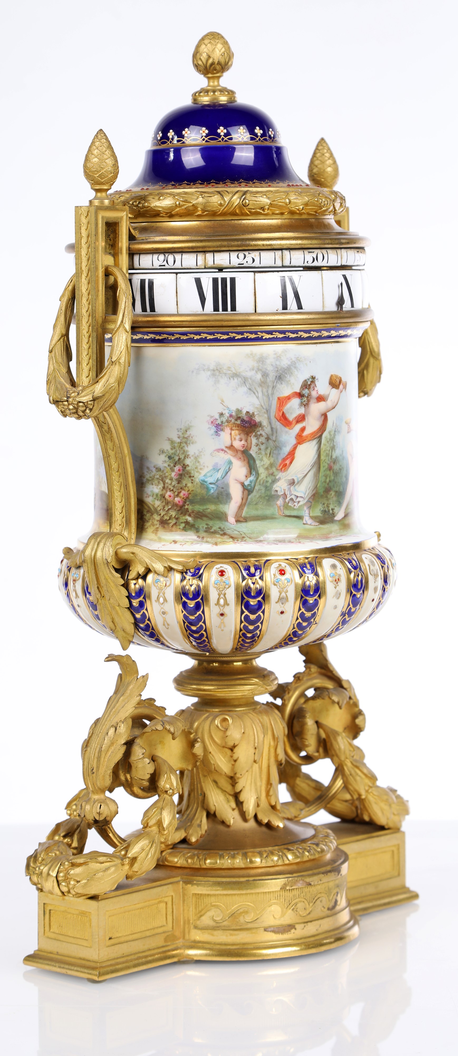 Orologio rotante d'epoca Direttorio in bronzo dorato e porcellana di Sèvres, Francia, fine XVIII ...