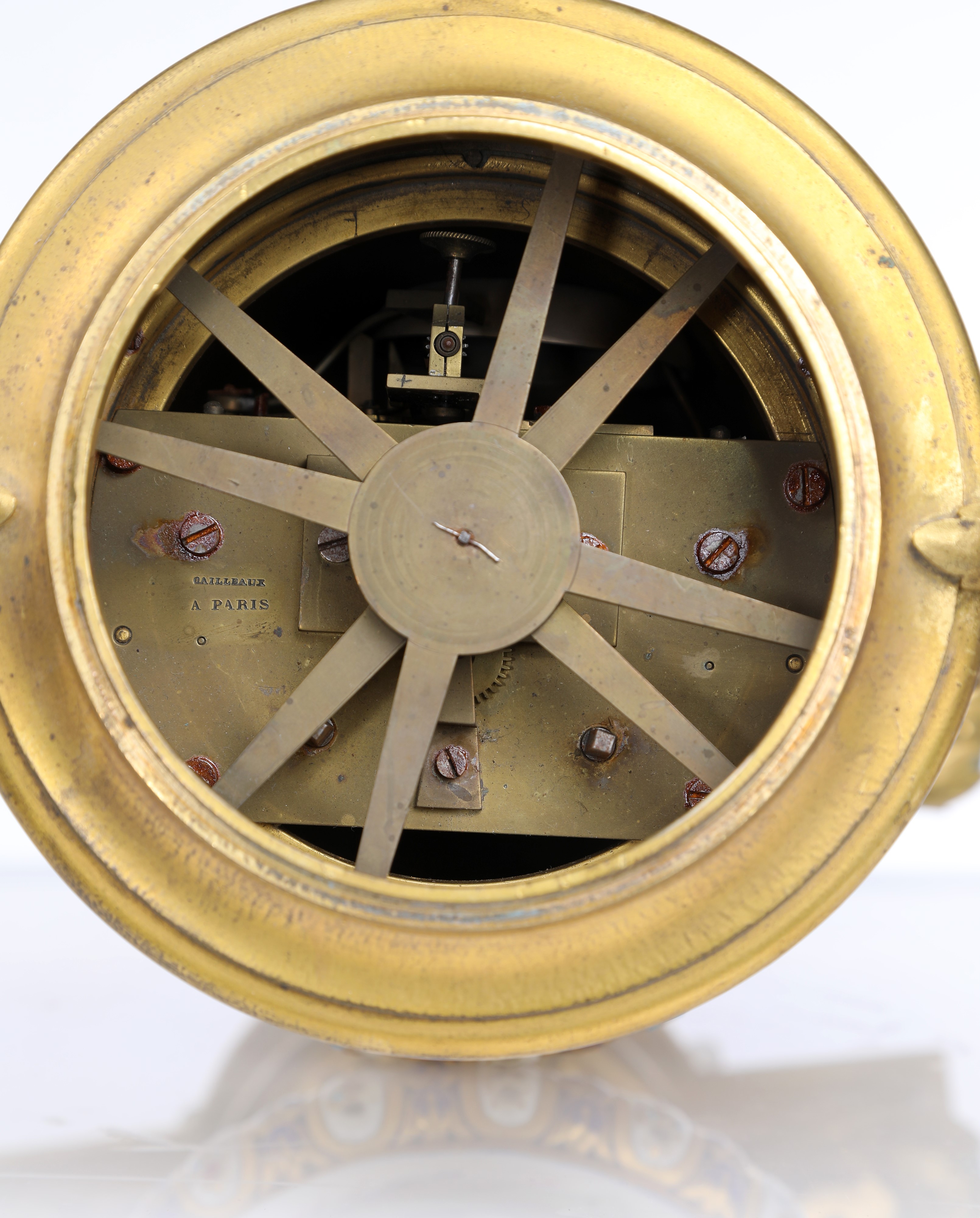Orologio rotante d'epoca Direttorio in bronzo dorato e porcellana di Sèvres, Francia, fine XVIII ...