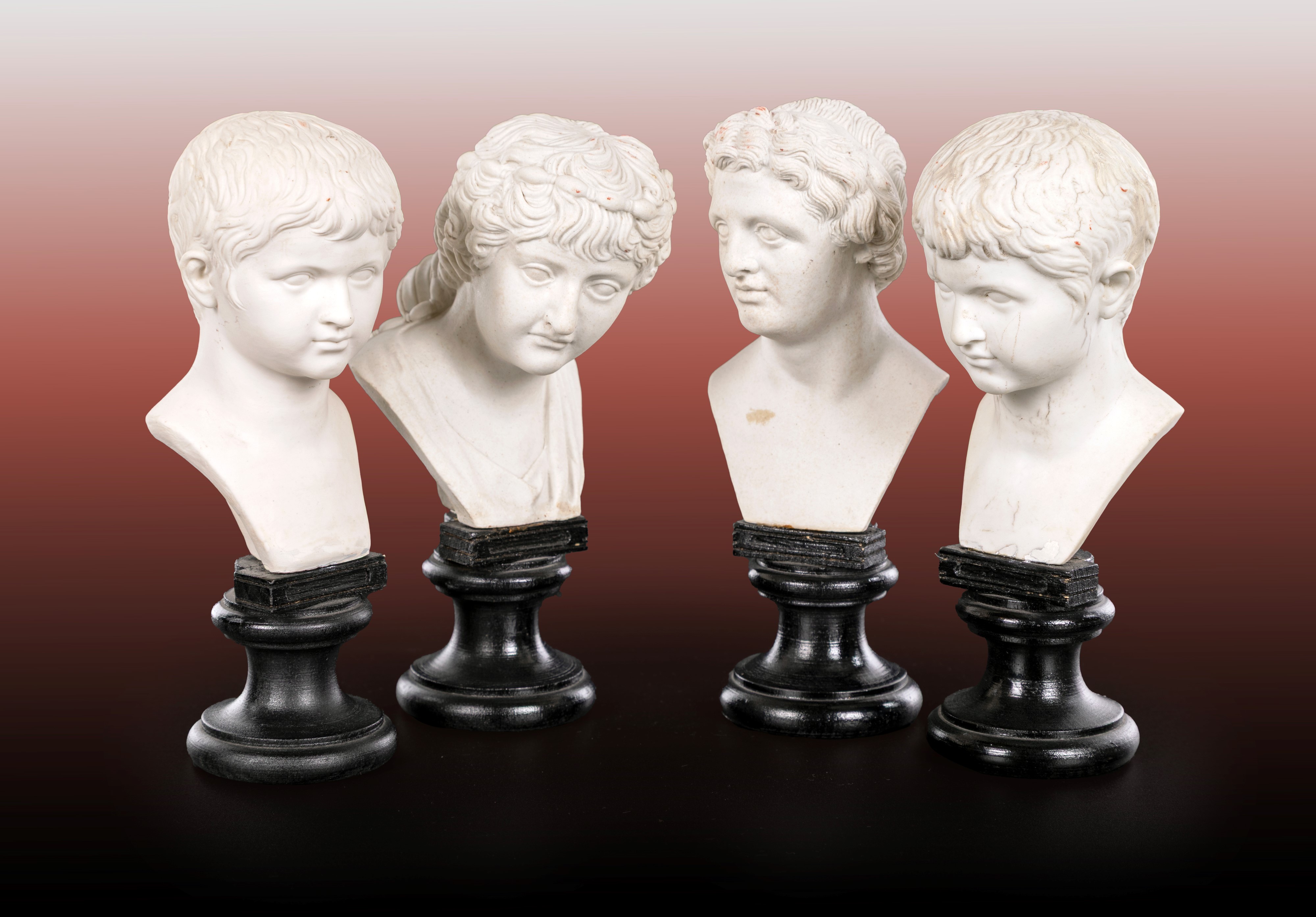 Quattro bustini in biscuit, Real Fabbrica Ferdinandea, Napoli, fine del XVIII/inizio del XIX seco...