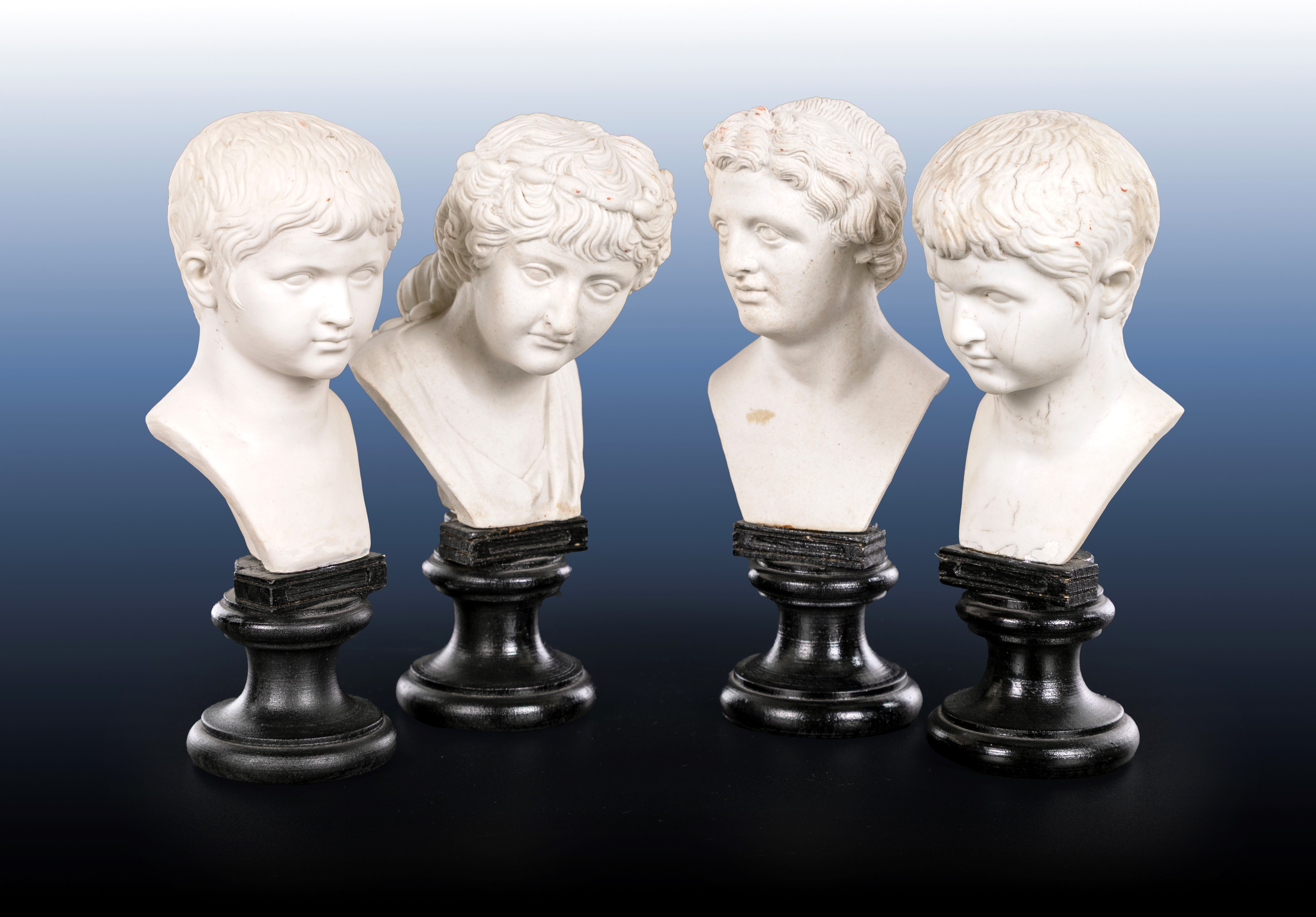 Quattro bustini in biscuit, Real Fabbrica Ferdinandea, Napoli, fine del XVIII/inizio del XIX seco...