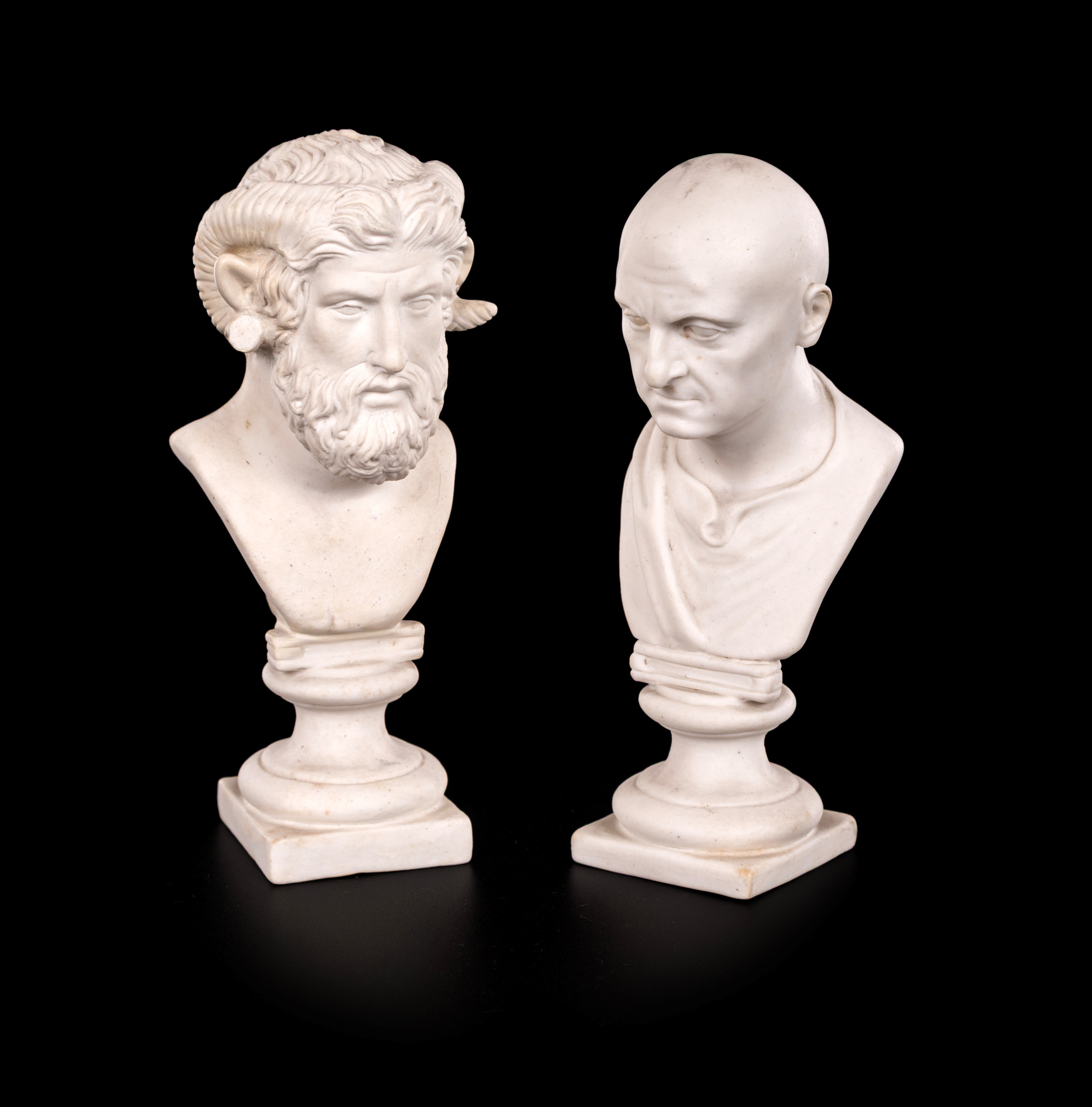 Due bustini in biscuit, Real Fabbrica Ferdinandea, Napoli, fine del XVIII/inizio del XIX secolo