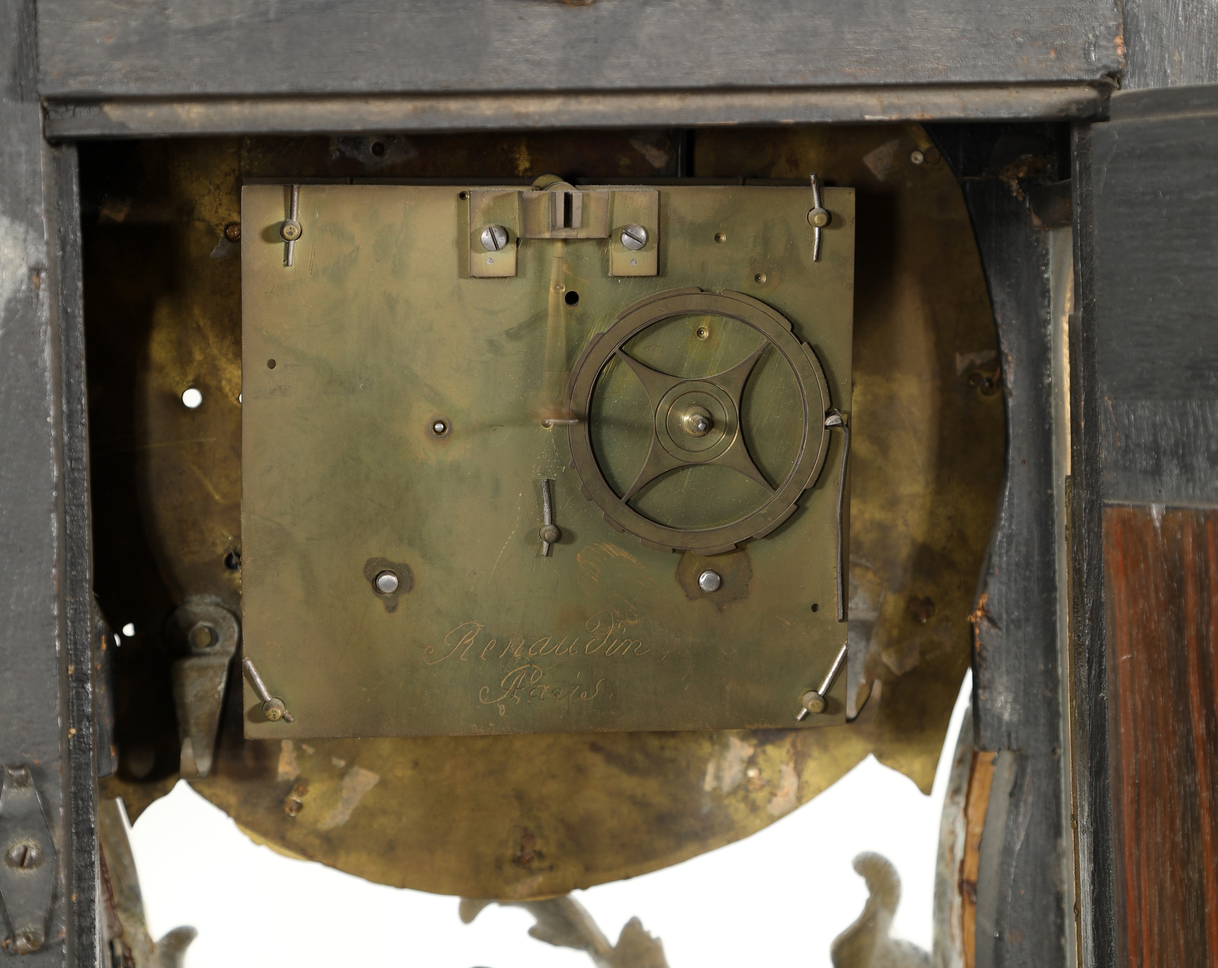 Pendola 'Cartel' in corno verde e bronzo dorato, Francia, seconda metà del XVIII secolo