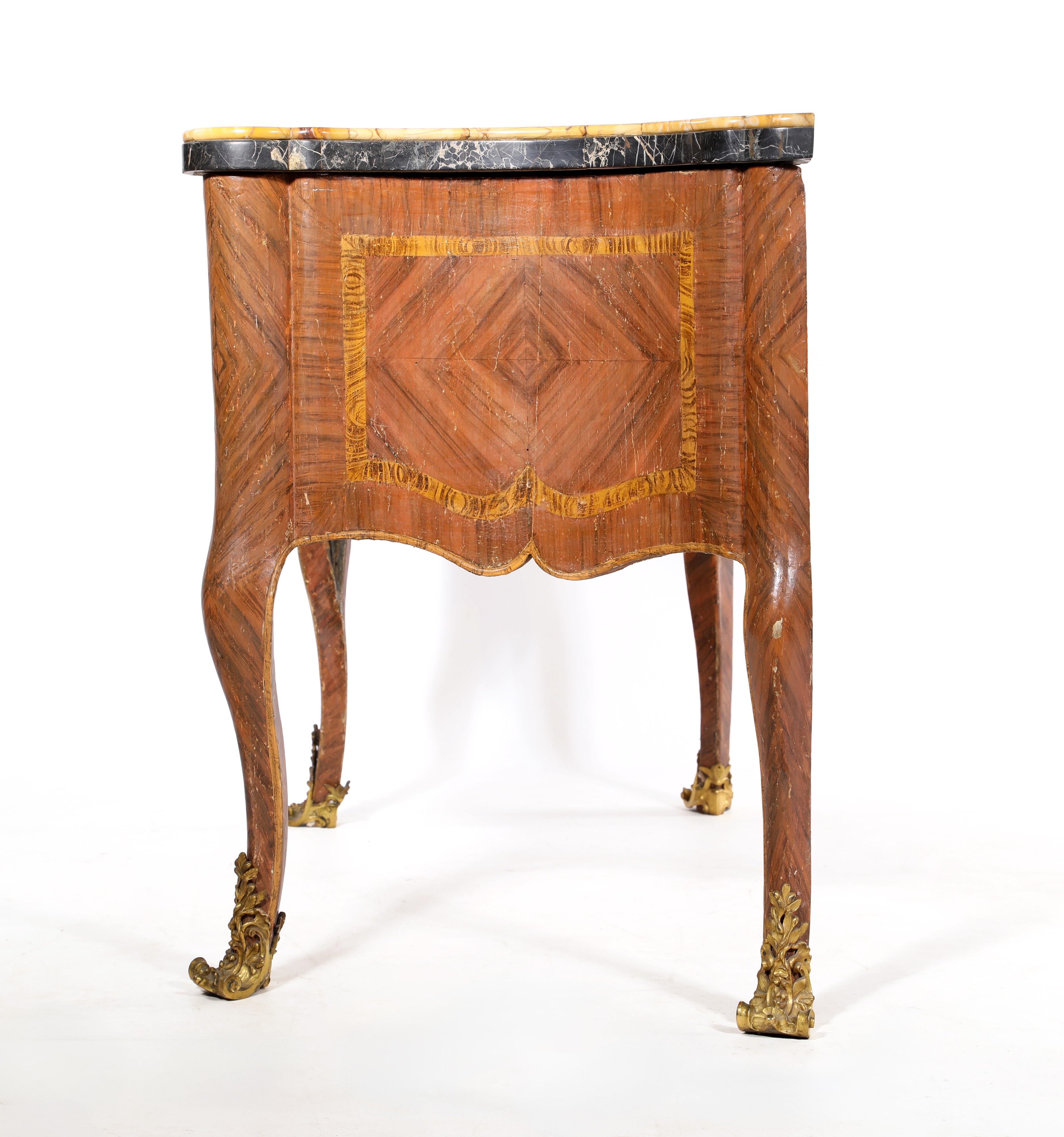 Coppia di cassettoni, legno dipinto ad imitazione del bois de rose, Roma, XVIII secolo