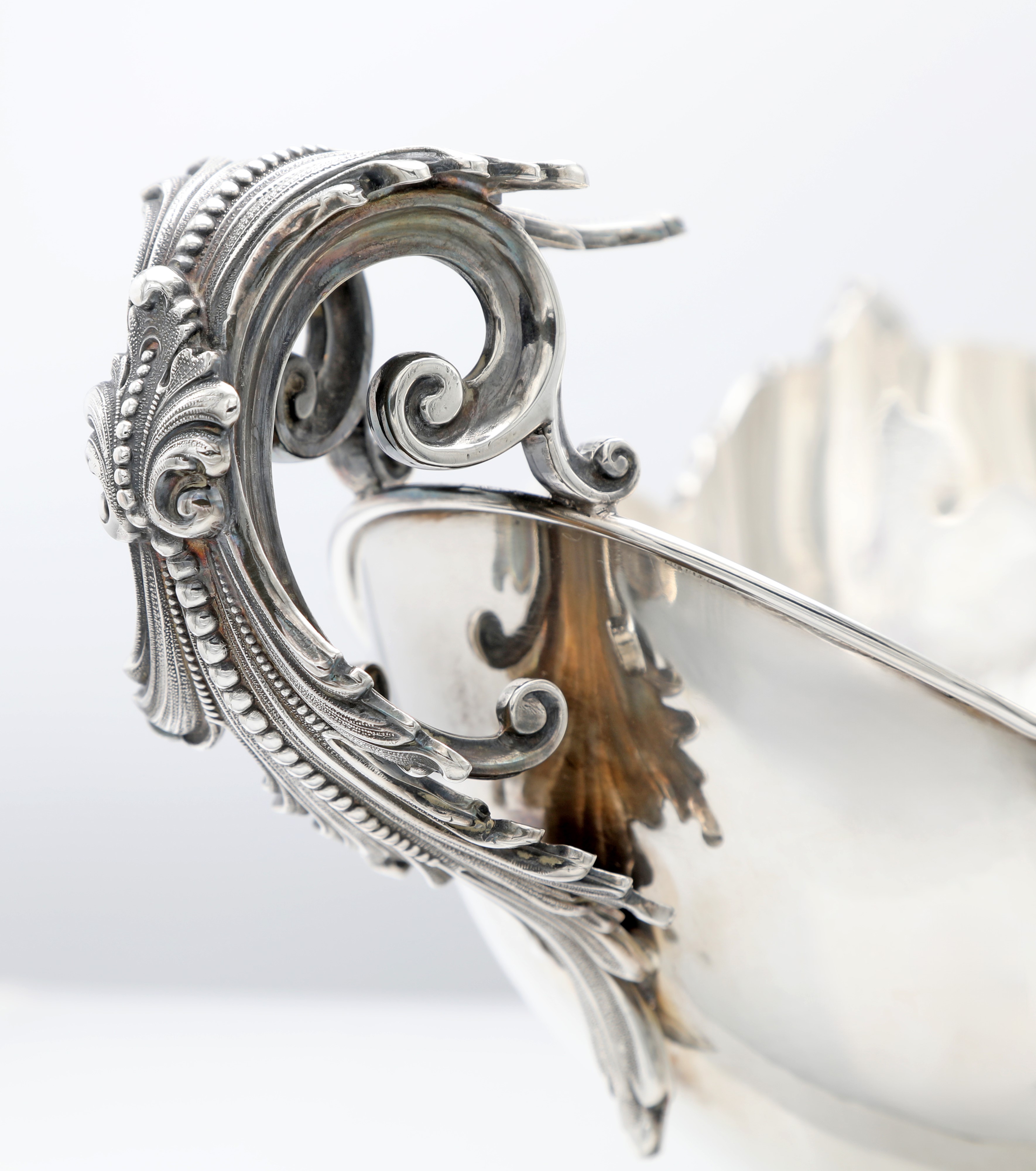 Centrotavola "jatte" in argento 800/000