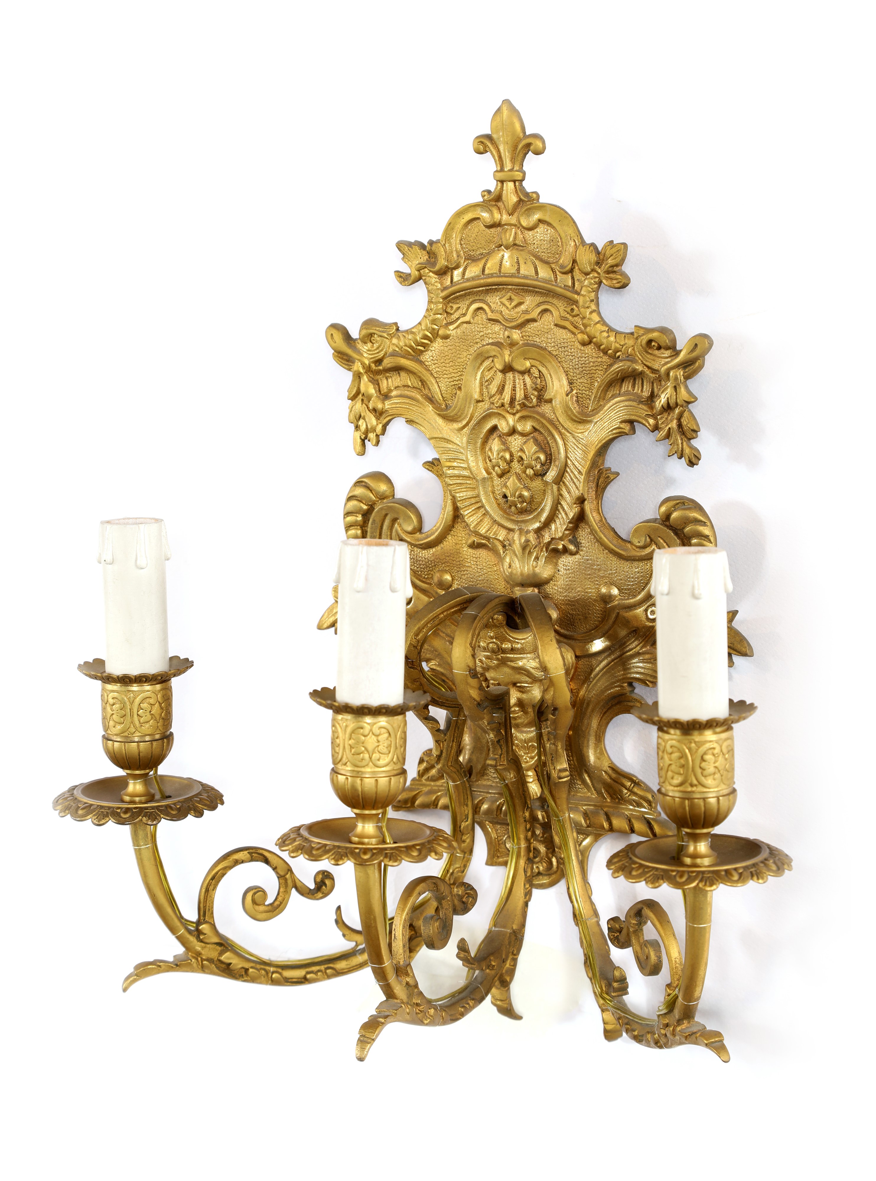 Appliques in bronzo dorato a tre luci, Francia, XIX secolo