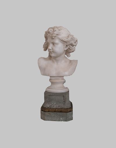 Busto di Cupido in marmo bianco