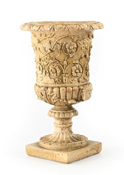 Vaso da giardino in cemento e polvere di marmo, con girali e grottesche in rilievo, XX secolo