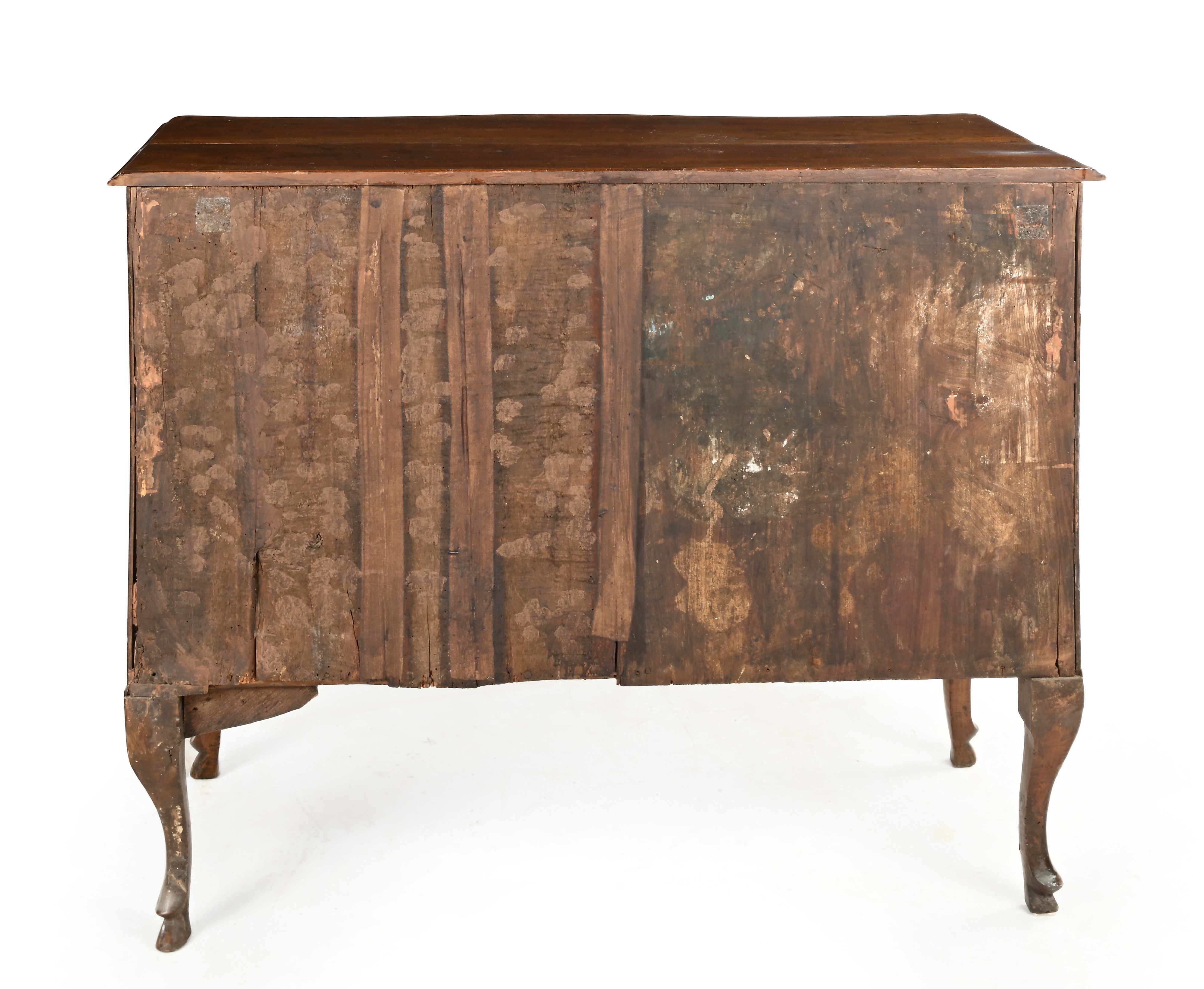 Cassettone in noce e radica, XVIII secolo