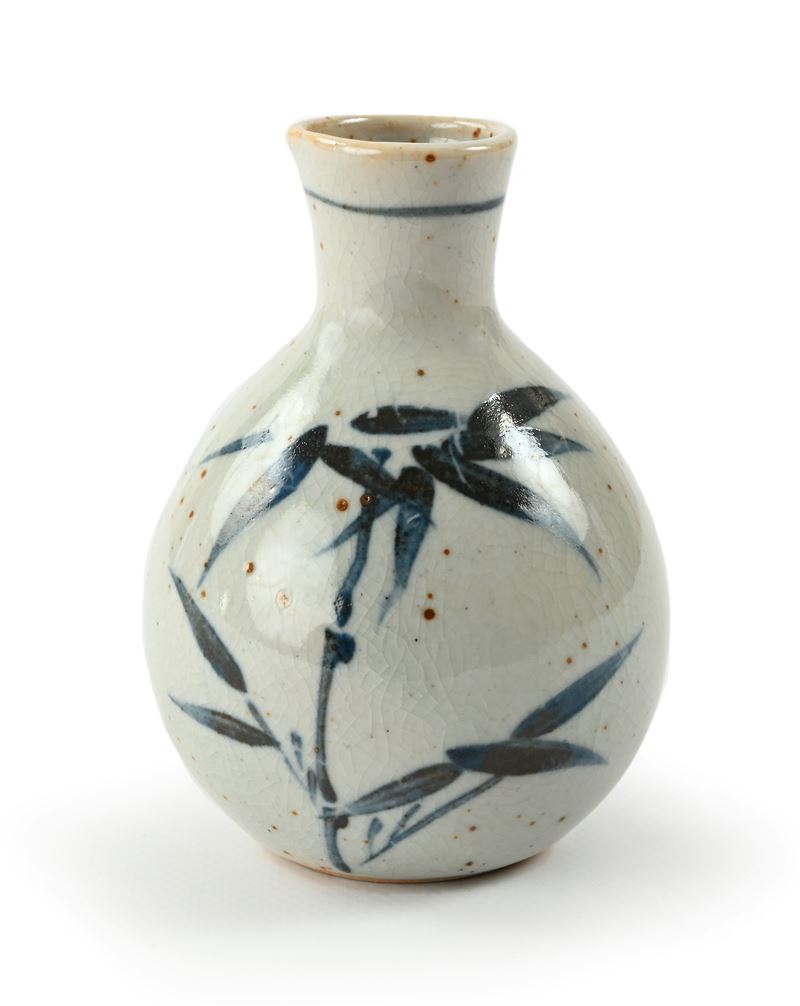 Piccolo vasetto in ceramica decorato in blu con canne palustri stilizzate, altezza 11 cm
