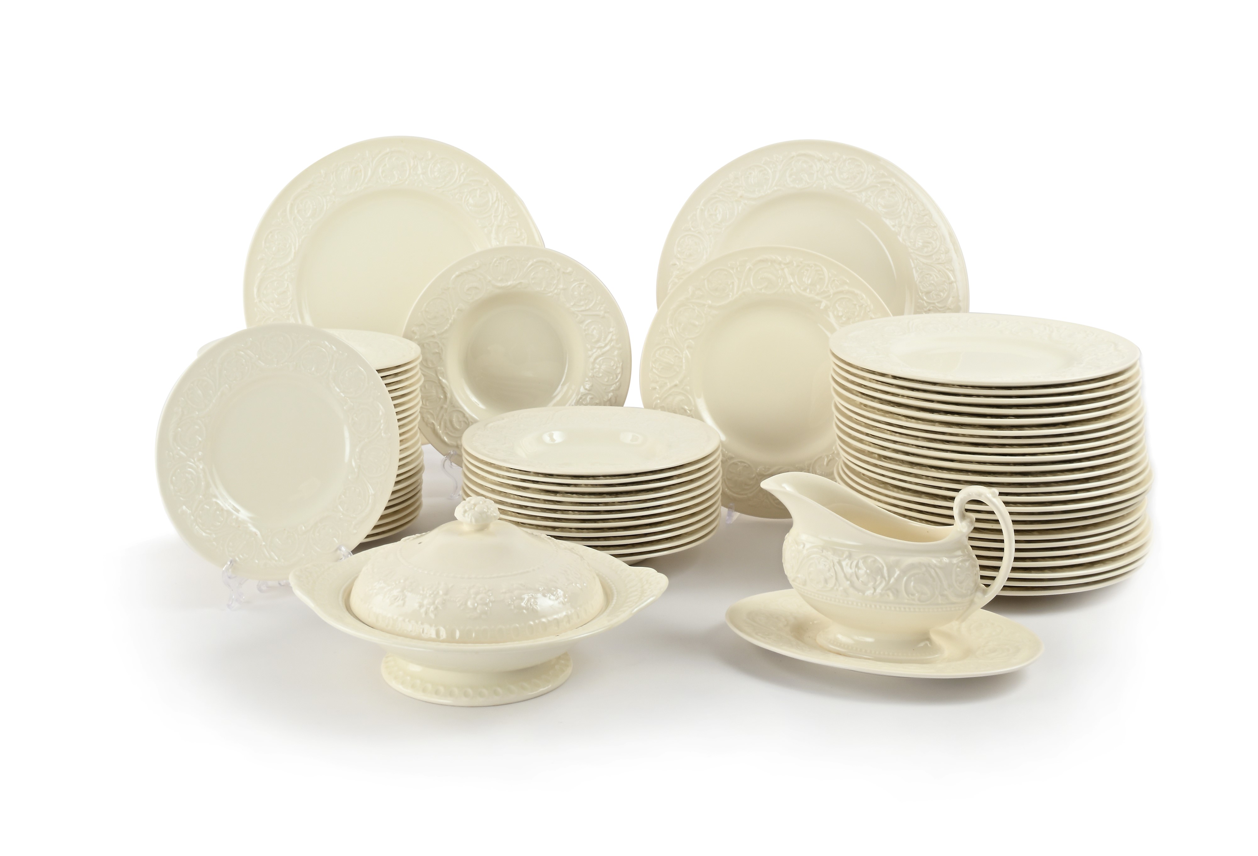 Wedgwood Etruria & Barlaston, Servizio da tavola per dodici in creamware, mod. Patrician