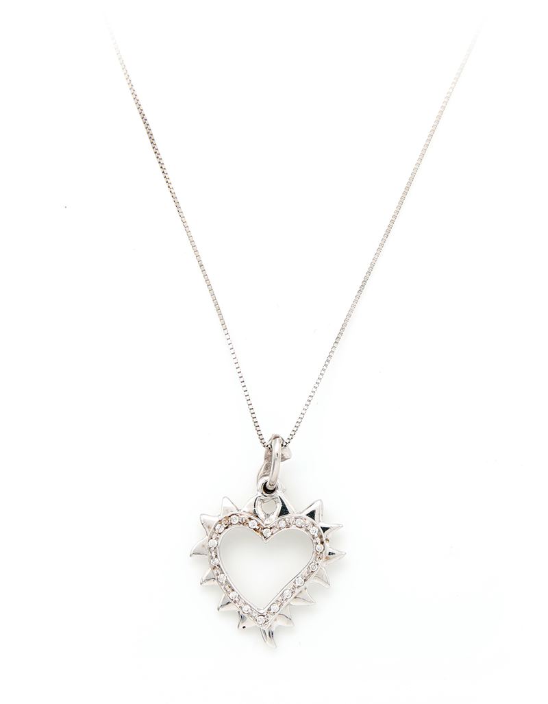 Pendente a cuore in oro e brillanti