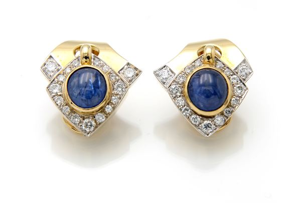 Coppia orecchini in oro, zaffiri e brillanti