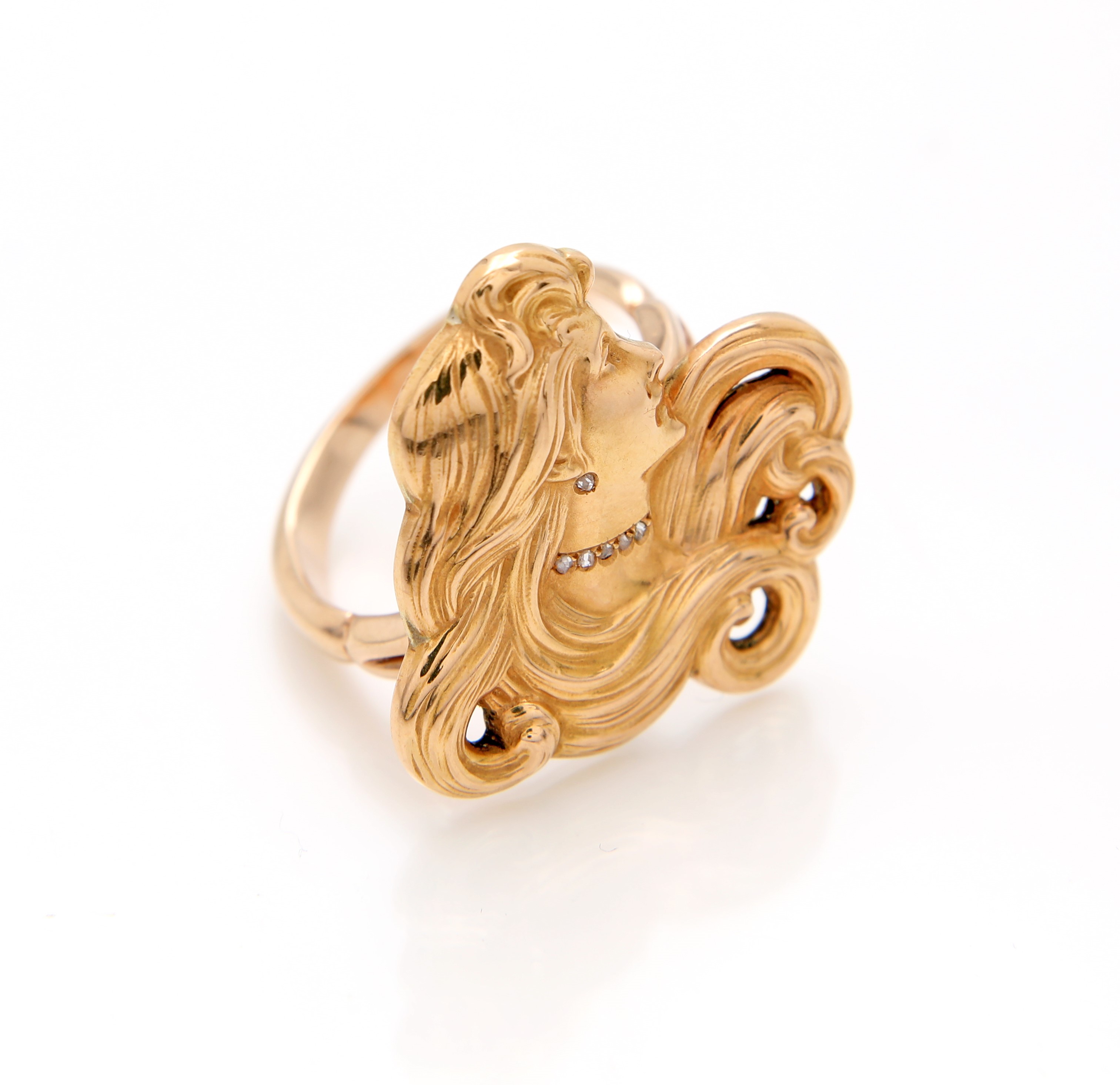 Anello liberty in oro e diamanti