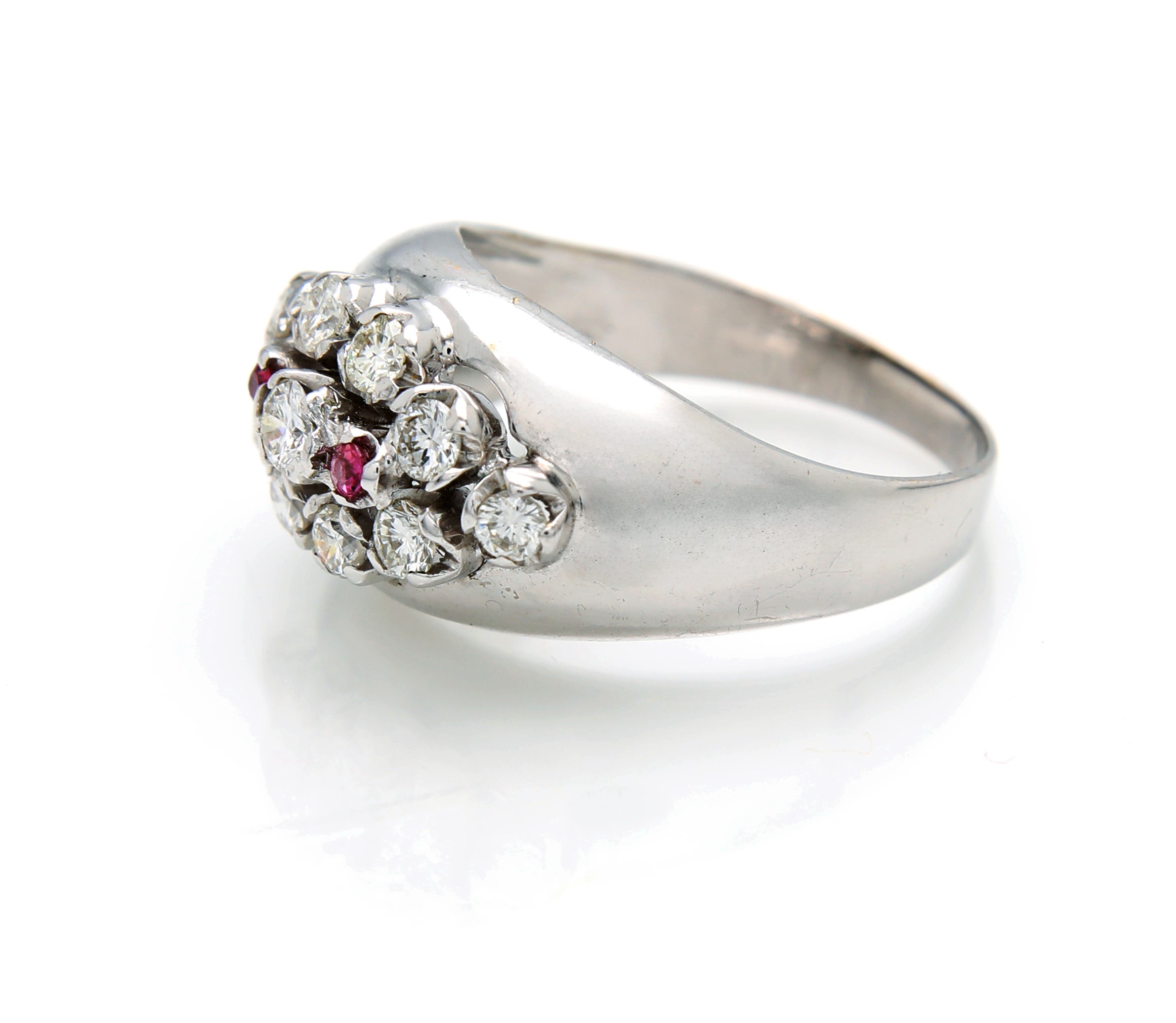 Anello a fascia in oro, brillanti e rubini