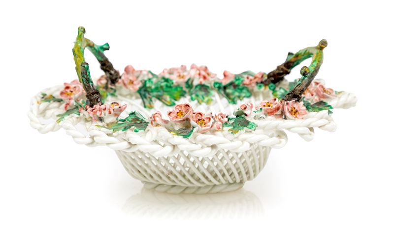 Cestino in ceramica bianca, Belleek, Irlanda, fine del XIX secolo