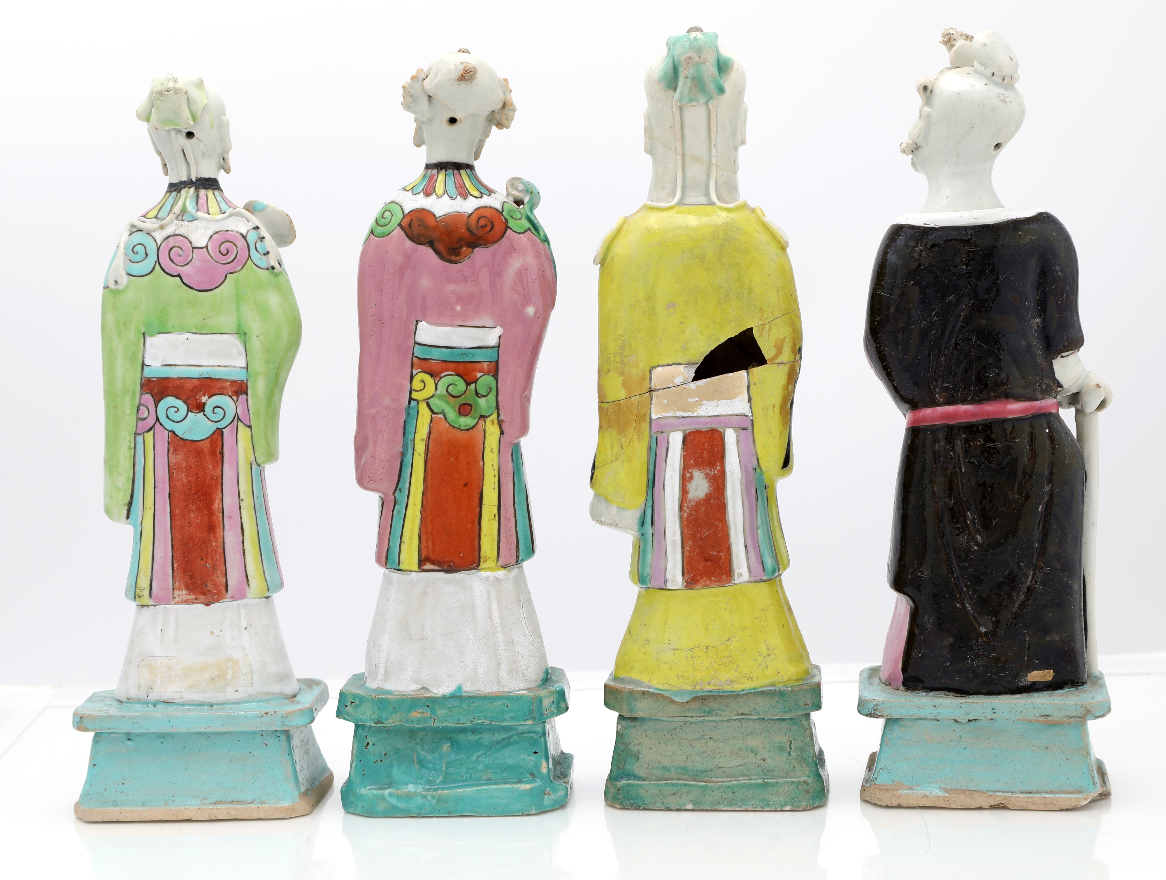 Quattro figure di Immortali in porcellana policroma, Cina, dinastia Qing, epoca Qianlong, fine de...