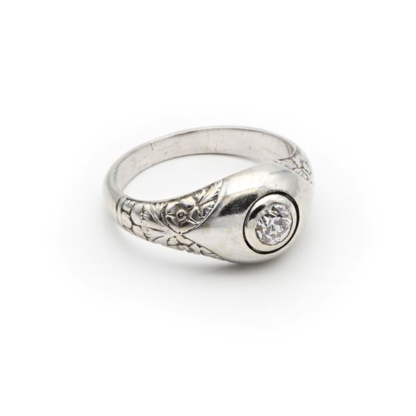 Anello a sigillo in oro e diamante