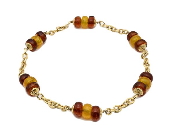 Collana in oro e pasta vitrea