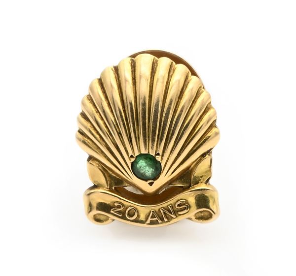 Cartier pinza da revers in oro e smeraldo