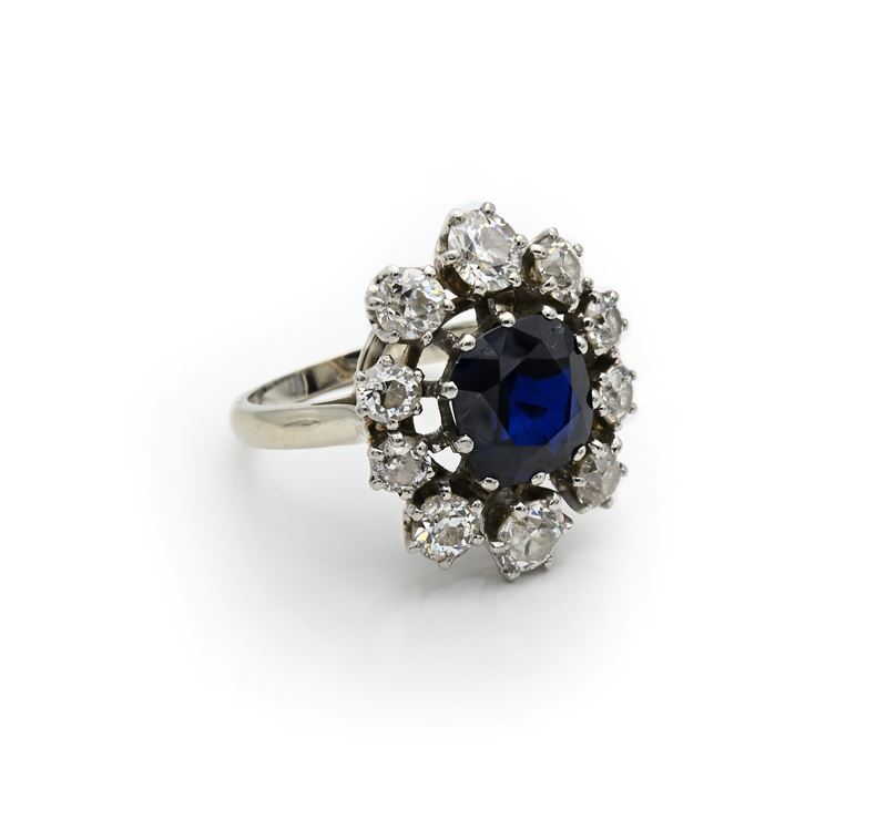 Anello in oro, zaffiro e brillanti