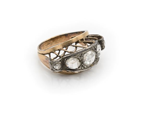 Anello antico a ponte in oro, argento e diamanti