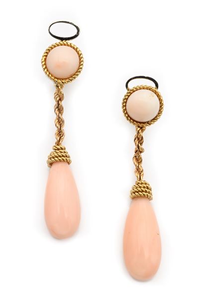 Orecchini pendenti, oro giallo 750/000 e coralli (coppia)