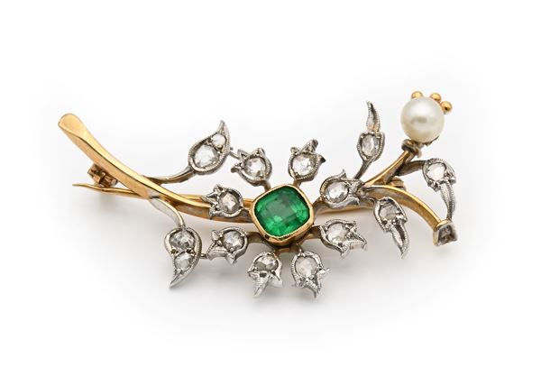 Spilla in oro, diamanti, pietra verde e perla
