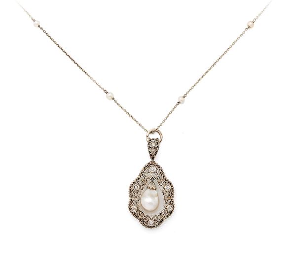 Pendente con catena antico, art nouveaux, in oro, perle naturali e diamanti