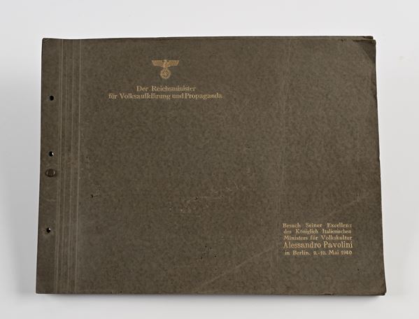 Album contenente 29 fotografie originali della Visita ufficiale a Berlino del Ministro della Cultura Popolare del Regno d'Italia Alessandro Pavolini il 9/10 Maggio 1940 a cura Der Reichminister fur Volksaufklarung und Propaganda