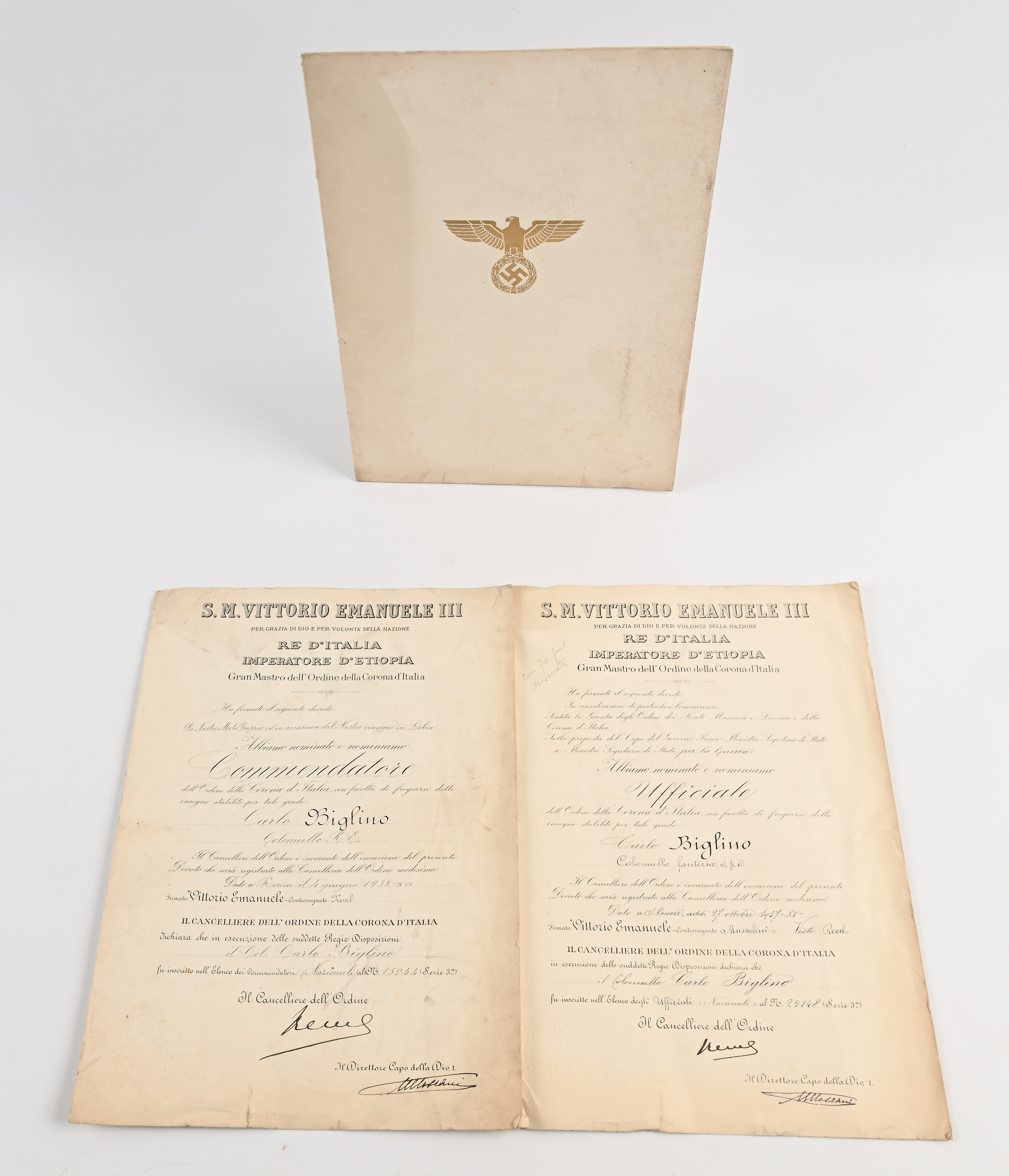 Diploma di Cavaliere con Stella e Spade dell'Ordine dell'Aquila Tedesca, 1942, con Regolamento e ...