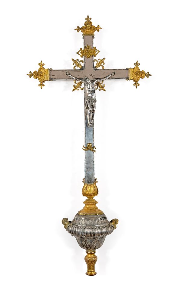 Croce processionale in argento con puntali in bronzo dorato