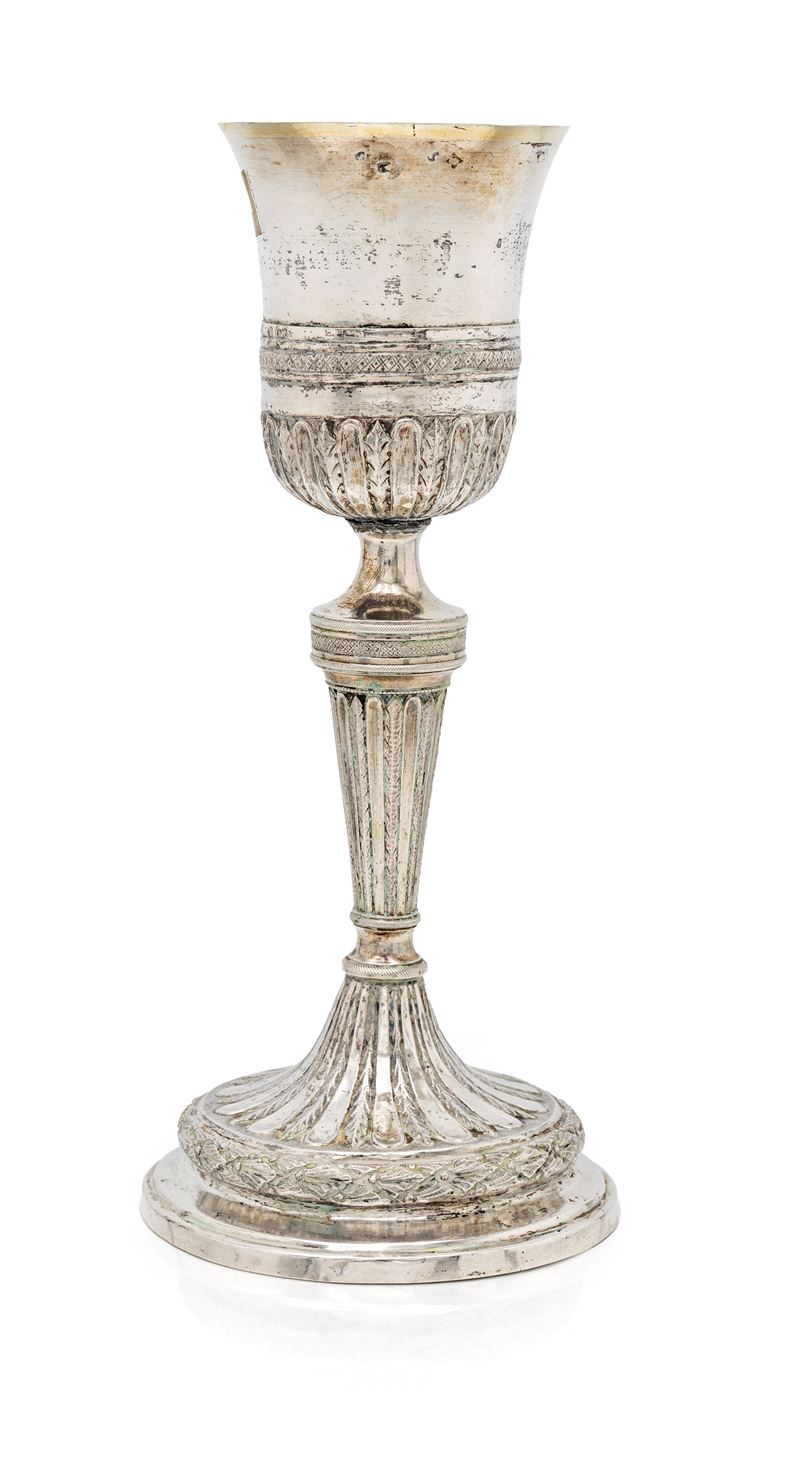 Calice liturgico in argento con decorazione a spighe e baccellature, coppa dorata