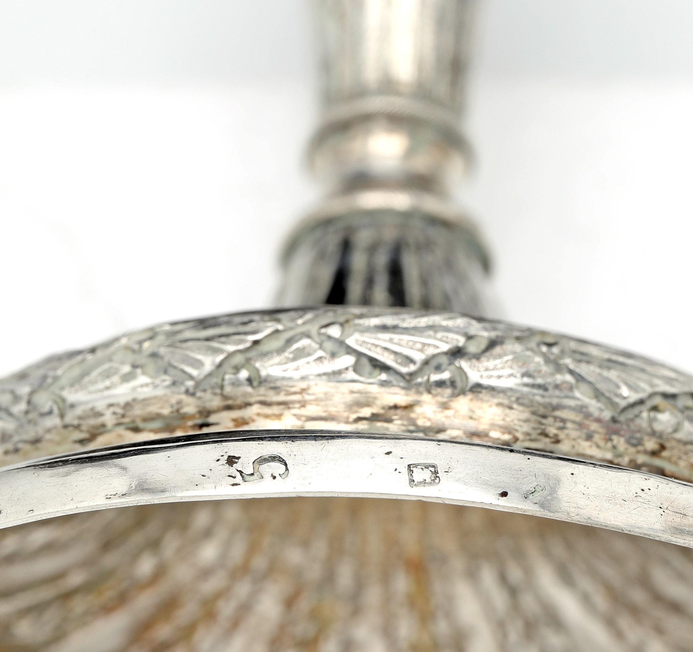Calice liturgico in argento con decorazione a spighe e baccellature, coppa dorata