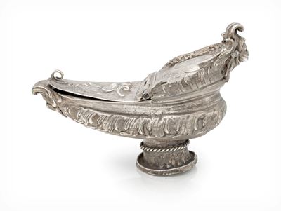 Navicella portaincenso in argento sbalzato, XVIII/XIX secolo