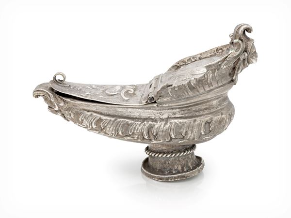 Antica navicella portaincenso in argento sbalzato, XVIII/XIX secolo