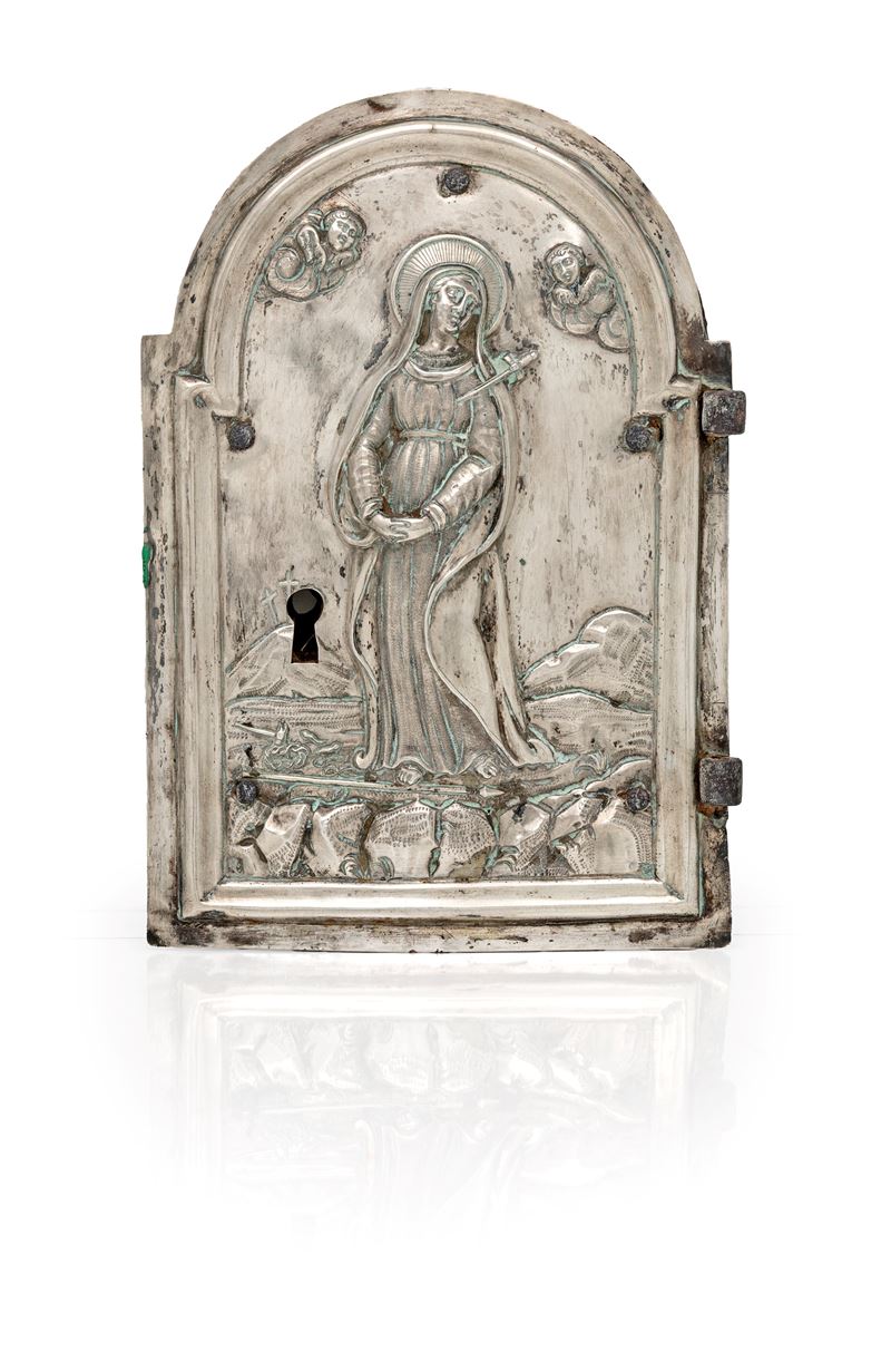 Antico portello di tabernacolo, lamina d’argento sbalzata con Madonna Addolorata