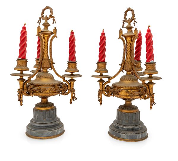 Coppia di portacandele a tre luci in bronzo dorato e marmo grigio  - Auction Time Auction - Antiques: Furniture, Accessories and Porcelain - Casa d'Aste Arcadia