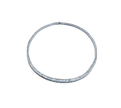 Collier in Platino con Diamanti Baguette