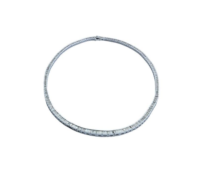 Collier in Platino con Diamanti Baguette