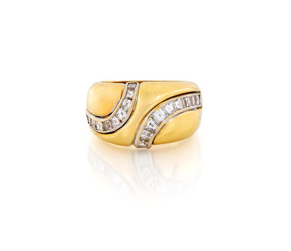 Anello in oro e diamanti carrè