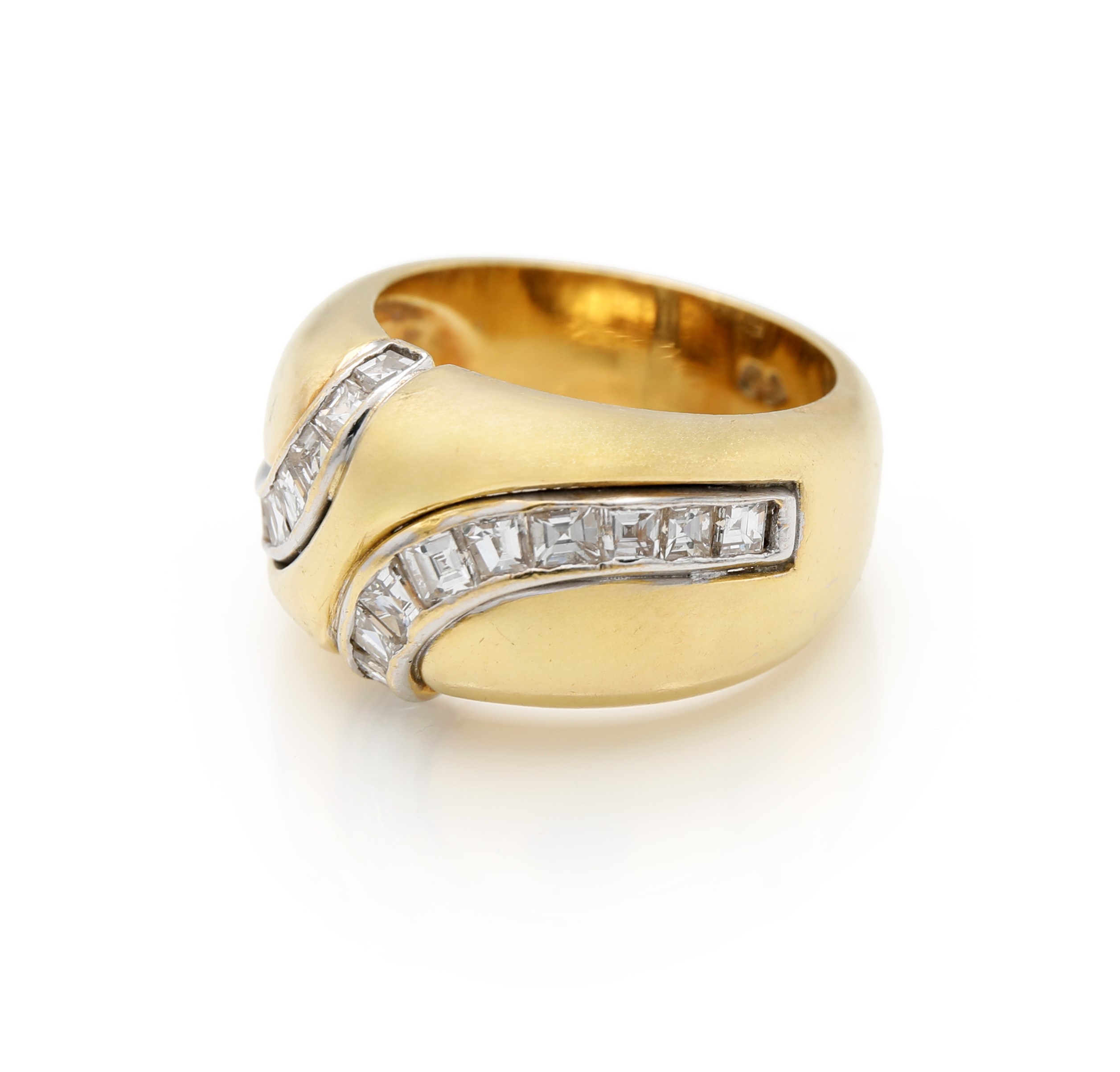Anello in oro e diamanti carrè