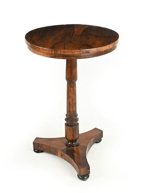 Tavolino circolare in legno, XIX secolo   - Auction Time Auction - Antiques: Furniture, Accessories and Porcelain - Casa d'Aste Arcadia