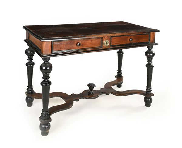 Tavolo in noce e legno ebanizzato, Italia settentrionale, XVII secolo