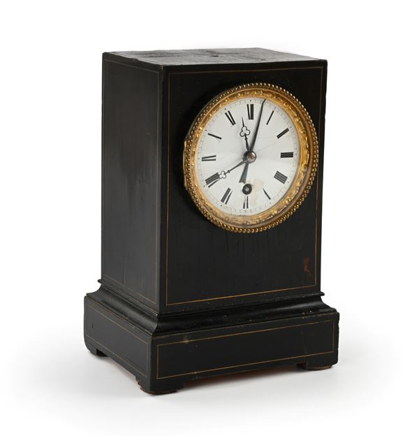 Pendola da tavolo in legno ebanizzato, inizi XX secolo