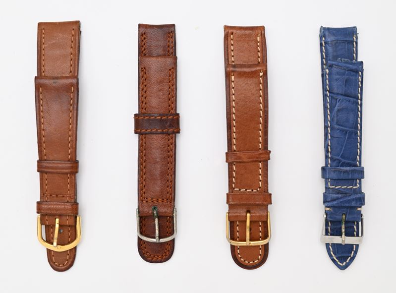 4 cinturini in pelle come nuovi (2 da 20mm e 2 da 18 mm) con fibbie