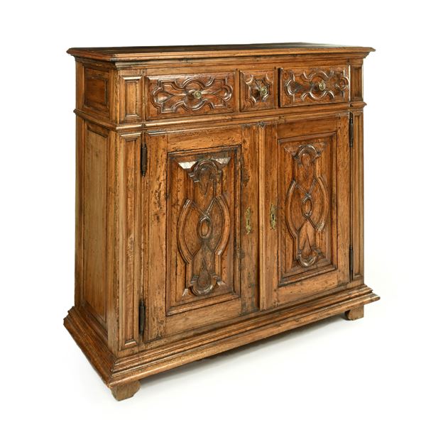 Credenza in noce, Piemonte/Francia, inizi del XVIII secolo