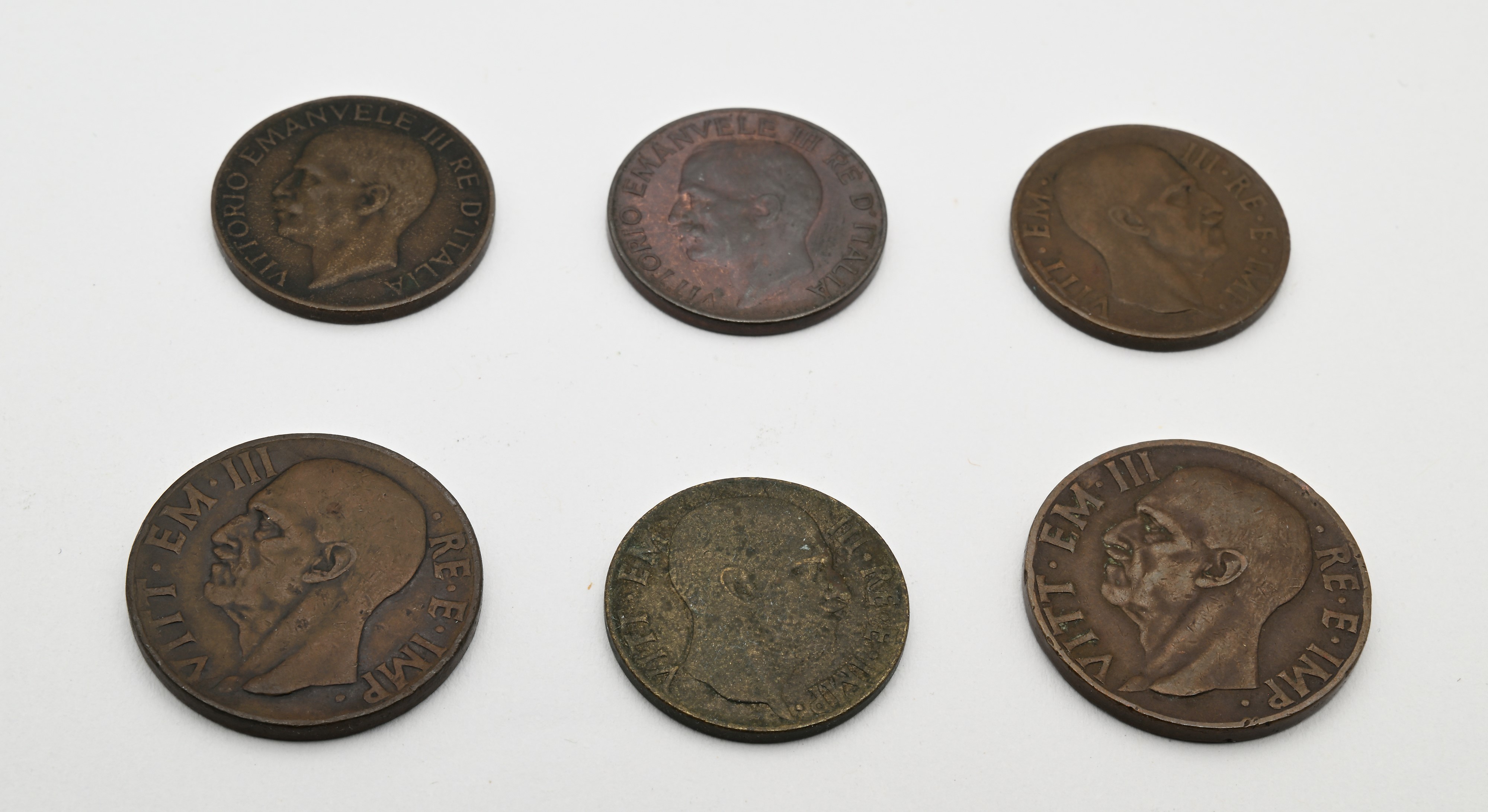 Regno d'Italia, Serie di monete in bronzitalia (5 e 10 centesimi) con effigi di Vittorio Emanuele...